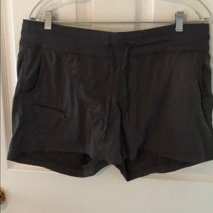 North Face Aphrodite short in graphite grey